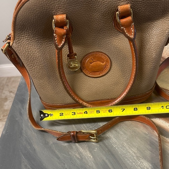 Dooney & Bourke- Classic Tan Leather Handbag - Picture 10 of 13
